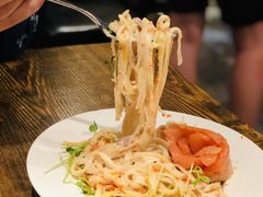 -layback cafe & bar