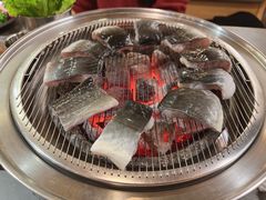 -围炉肉舍•炭烤活鳗•丹东海鲜烤肉(步行街店)