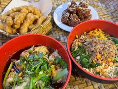 -爆炸头阿姨小四川正宗川味小吃(无任何分店)