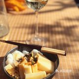 昆明乡下有一个叫呈贡的县，现在是呈贡新区了