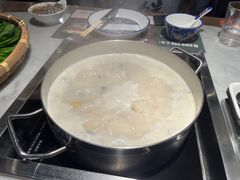 -尚尚仙·酸汤猪手·猪肚鸡火锅(华联万柳购物中心店)