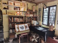 -邊城書店
