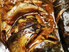 鱼头红焖+鱼丸清炖-解家河南菜(商鼎路店)