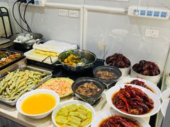 自助取餐区-何记面馆(龙泉山店)