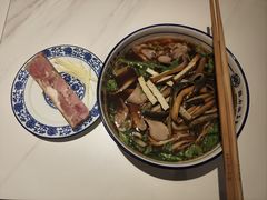 -镇南锅盖面馆(解放路店)