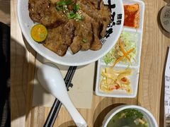 日出千层五花-熊吞·大碗丼烧肉饭(西市场嘉华店)