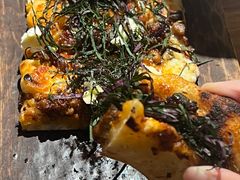 火塘辣牛肉酱烤饼-SHAN山(前滩太古里店)