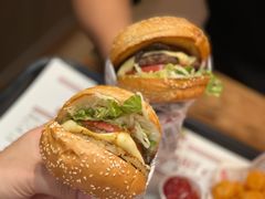 -The Habit Burger Grill 哈比特汉堡(世博店)