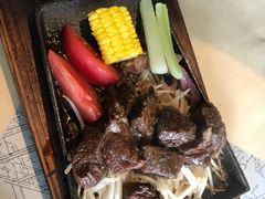 -穹六人间 people 6(岳阳路店)