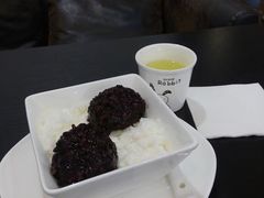 CANDY&nbsp;BOX的冰雪黑糯米球-王府井百货(总府店)