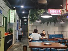 用餐区-超越炭火牛蛙火锅鸡(河东店)
