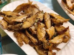 炸小鲳鱼-沈家门海鲜夜排档(东港店)