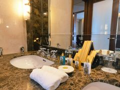 -汕尾巴黎半岛酒店