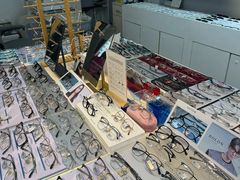 -天空之镜眼镜店蔡司依视路授权店(天通苑店)