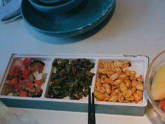 -荷塘秋月·本帮江浙菜(国权路店)