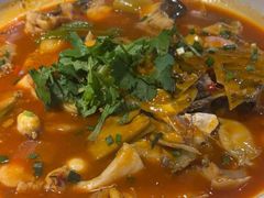 -魏铭鱼头捞饭(晋阳路店)