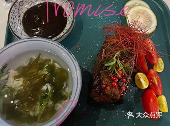 「指印咖啡(邵水桥店)」 很方便停车，外面也很好看～