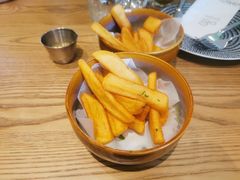 炸薯条配蜂蜜芥末酱-gaga(深圳南山益田假日广场店)