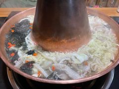 -果松木炭酸菜铜火锅·外婆参鸡汤