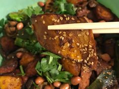 -愉肴麻辣香锅(中山路店)