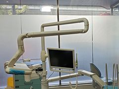 -上海仁爱医院口腔科 · 种植