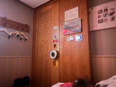 -新盈光·云会所(百丈东路店)
