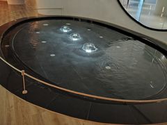 -涨巢·潮玩水疗局