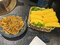 -湊湊火锅·茶憩(南京东路悦荟店)