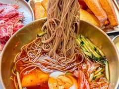 -围炉肉舍•炭烤活鳗•丹东海鲜烤肉(步行街店)