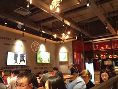 大堂-渝是乎酸菜鱼(龙旗购物中心店)