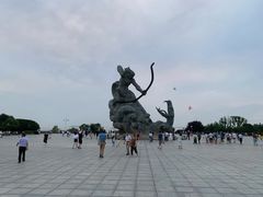 -巴陵广场