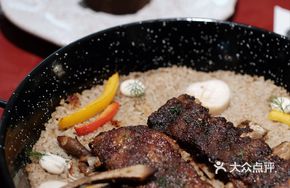 Spanish Slow-Roasted Pork Rib Rice