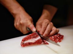 -铭牛烧肉·和牛海鲜自助(高新月牙湖店)