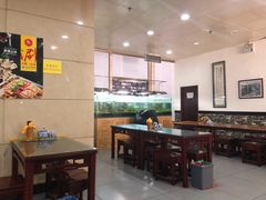 大堂-牛一嘴·兰州牛肉面·大盘鸡(财富中心店)