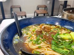 红烧牛肉面-张妈台式锅烧(深大店)