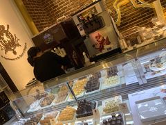 面包甜点陈列柜-GODIVA(王府井apm店)