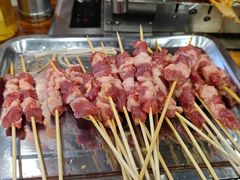 -哈尔滨小酒馆·鲜肉现穿自助烧烤(康新花园店)