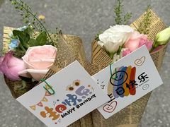 -何兮花店·气球派对鲜花店(马桥银春路万科城店)