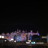 吃完晚饭 接着去看看夜景 还有体验了最刺激的星际穿越