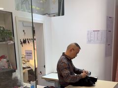 -季师傅无痕改衣(日月光中心店)