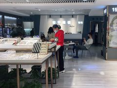 -宏宇眼镜蔡司依视路折扣店(兆佳眼镜城店)