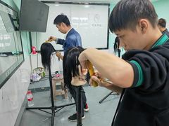 -首脑美容美发化妆美甲培训学校(长沙校区)