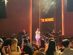 -TZ House音乐现场(来福士中心店)