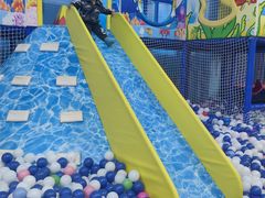 -多彩贵州城极地海洋世界