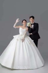 -喜爱高定婚纱摄影