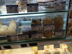 -白玉兰食品甜凤店(合生汇店)