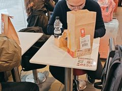 -麦当劳(汉口火车站候车室店)