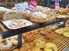 -焙丽拾光(麦凯乐直营店)