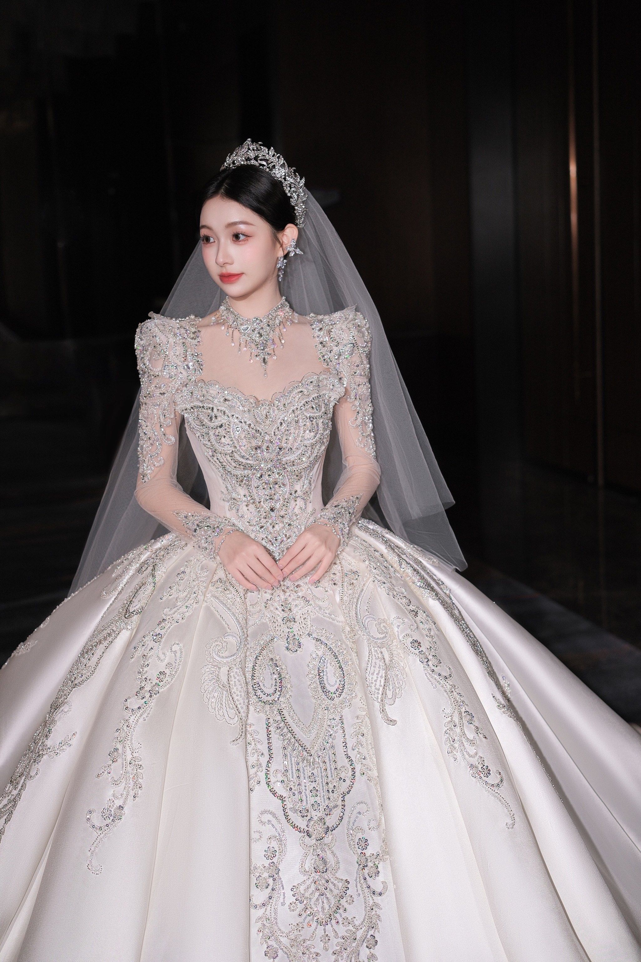 婚纱新品速递 天哪这款缎面婚纱太奢华了吧