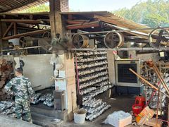 -满記土窑烧鷄波浪山莊
